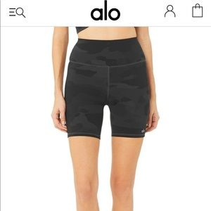Alo High Waist Viper Short - Size M